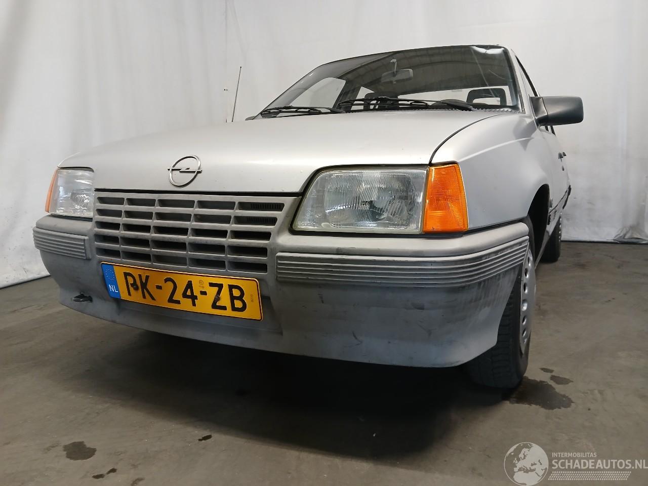 Opel Kadett Kadett E (33/34/43/44) Hatchback 1.3 S,LS,GL,GLS,GT (13S) [55kW]  (09-=
1984/08-1987)