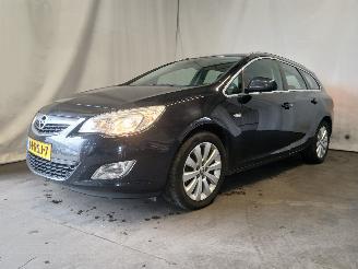 Opel Astra Astra J Sports Tourer (PD8/PE8/PF8) Combi 1.6 Turbo 16V (A16LET(Euro 5=
)) [132kW]  (10-2010/10-2015) picture 2