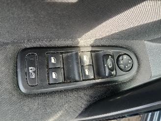 Peugeot 508 508 SW (8E/8U) Combi 1.6 HDiF 16V (DV6C(9HL)) [84kW]  (02-2012/12-2018=
) picture 17