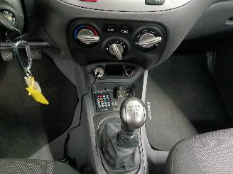 Kia Rio Rio II (DE) Hatchback 1.4 16V (G4EE) [71kW]  (03-2005/12-2011) picture 19