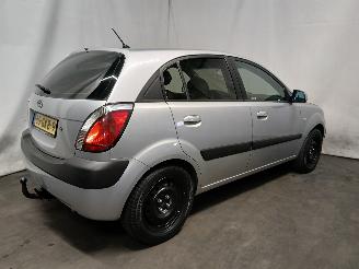 Kia Rio Rio II (DE) Hatchback 1.4 16V (G4EE) [71kW]  (03-2005/12-2011) picture 6