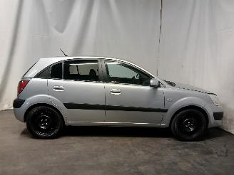 Kia Rio Rio II (DE) Hatchback 1.4 16V (G4EE) [71kW]  (03-2005/12-2011) picture 7