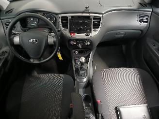 Kia Rio Rio II (DE) Hatchback 1.4 16V (G4EE) [71kW]  (03-2005/12-2011) picture 11