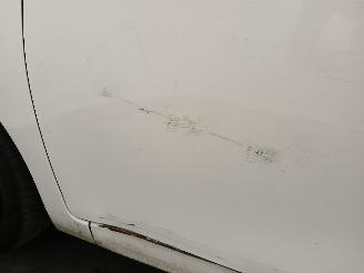 Peugeot 108 108 Hatchback 1.0 12V (1KRFE(CFB)) [51kW]  (05-2014/...) picture 24