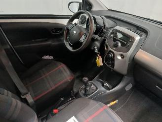 Peugeot 108 108 Hatchback 1.0 12V (1KRFE(CFB)) [51kW]  (05-2014/...) picture 9