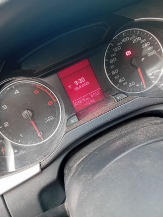 Audi A4 A4 (B8) Sedan 2.0 TDI 16V (CAGA) [105kW]  (11-2007/12-2015) picture 2