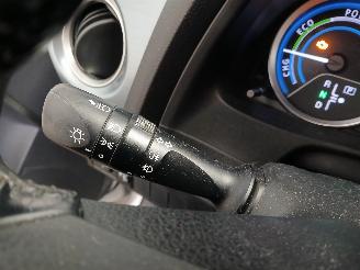 Toyota Auris Auris (E18) Hatchback 5-drs 1.8 16V Hybrid (2ZRFXE) [100kW]  (10-2012/=
03-2019) picture 16