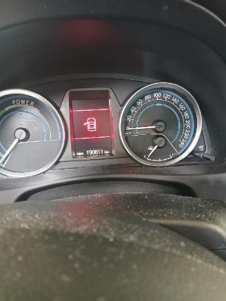 Toyota Auris Auris (E18) Hatchback 5-drs 1.8 16V Hybrid (2ZRFXE) [100kW]  (10-2012/=
03-2019) picture 2