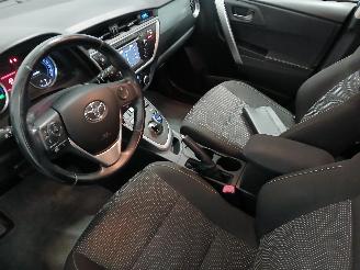 Toyota Auris Auris (E18) Hatchback 5-drs 1.8 16V Hybrid (2ZRFXE) [100kW]  (10-2012/=
03-2019) picture 14