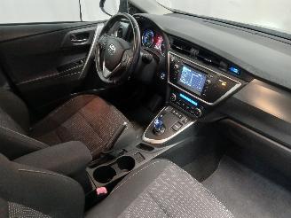 Toyota Auris Auris (E18) Hatchback 5-drs 1.8 16V Hybrid (2ZRFXE) [100kW]  (10-2012/=
03-2019) picture 9