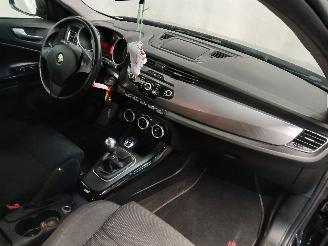 Alfa Romeo Giulietta Giulietta (940) Hatchback 1.4 TB 16V MultiAir (940.A.2000) [125kW]  (0=
4-2010/10-2018) picture 8