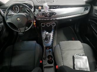 Alfa Romeo Giulietta Giulietta (940) Hatchback 1.4 TB 16V MultiAir (940.A.2000) [125kW]  (0=
4-2010/10-2018) picture 11