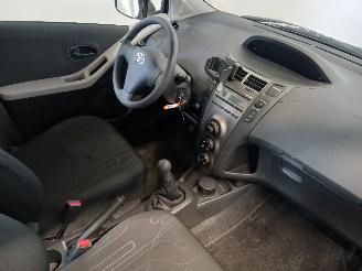 Toyota Yaris Yaris II (P9) Hatchback 1.0 12V VVT-i (1KR-FE) [51kW]  (08-2005/12-201=
1) picture 9