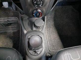 Toyota Yaris Yaris II (P9) Hatchback 1.0 12V VVT-i (1KR-FE) [51kW]  (08-2005/12-201=
1) picture 19
