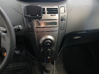 Toyota Yaris Yaris II (P9) Hatchback 1.0 12V VVT-i (1KR-FE) [51kW]  (08-2005/12-201=
1) picture 18