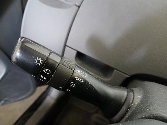 Toyota Yaris Yaris II (P9) Hatchback 1.0 12V VVT-i (1KR-FE) [51kW]  (08-2005/12-201=
1) picture 15