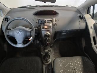 Toyota Yaris Yaris II (P9) Hatchback 1.0 12V VVT-i (1KR-FE) [51kW]  (08-2005/12-201=
1) picture 12