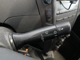 Toyota Yaris Yaris II (P9) Hatchback 1.0 12V VVT-i (1KR-FE) [51kW]  (08-2005/12-201=
1) picture 16