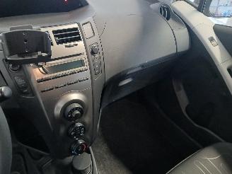 Toyota Yaris Yaris II (P9) Hatchback 1.0 12V VVT-i (1KR-FE) [51kW]  (08-2005/12-201=
1) picture 17