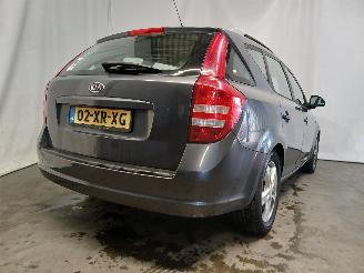 Kia Cee d Cee'd Sporty Wagon (EDF) Combi 1.6 16V (G4FC) [90kW]  (09-2007/12-2012=
) picture 5