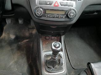 Kia Cee d Cee'd Sporty Wagon (EDF) Combi 1.6 16V (G4FC) [90kW]  (09-2007/12-2012=
) picture 19