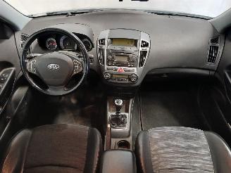 Kia Cee d Cee'd Sporty Wagon (EDF) Combi 1.6 16V (G4FC) [90kW]  (09-2007/12-2012=
) picture 12