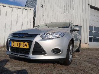 škoda osobní automobily Ford Focus Focus 3 Wagon Combi 1.0 Ti-VCT EcoBoost 12V 100 (M2DA(Euro 5)) [74kW] =
 (02-2012/05-2018) 2014/3