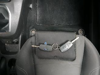 Ford Fiesta Fiesta 6 (JA8) Hatchback 1.5 TDCi (XVJC) [70kW]  (05-2015/06-2017) picture 18