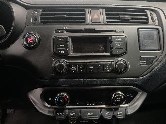 Kia Rio Rio III (UB) Hatchback 1.2 CVVT 16V (G4LA5) [63kW]  (09-2011/12-2017) picture 16