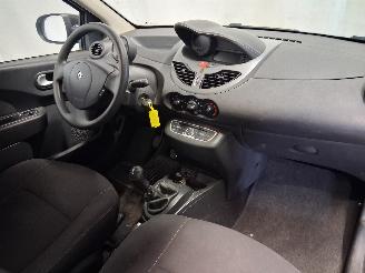 Renault Twingo Twingo II (CN) Hatchback 3-drs 1.5 dCi 90 FAP (K9K-820(K9K-P8)) [63kW]=
  (10-2010/09-2014) picture 10