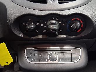 Renault Twingo Twingo II (CN) Hatchback 3-drs 1.5 dCi 90 FAP (K9K-820(K9K-P8)) [63kW]=
  (10-2010/09-2014) picture 16