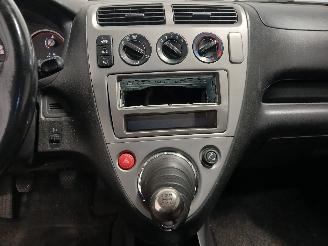 Honda Civic Civic (EP/EU) Hatchback 3-drs 1.4 16V (D14Z6) [66kW]  (11-2000/09-2005=
) picture 16