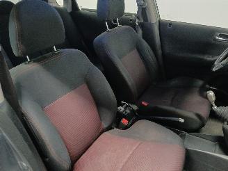 Honda Civic Civic (EP/EU) Hatchback 3-drs 1.4 16V (D14Z6) [66kW]  (11-2000/09-2005=
) picture 8