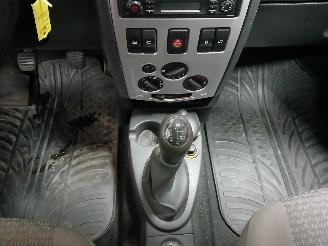 Dacia Logan Logan MCV (KS) Combi 1.6 16V (K4M-697) [77kW]  (02-2007/05-2013) picture 16