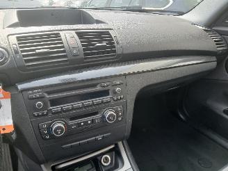 BMW 1-serie 1 serie (E81) Hatchback 3-drs 116i 2.0 16V (N43-B20A) [90kW]  (11-2008=
/12-2011) picture 16