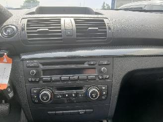 BMW 1-serie 1 serie (E81) Hatchback 3-drs 116i 2.0 16V (N43-B20A) [90kW]  (11-2008=
/12-2011) picture 17