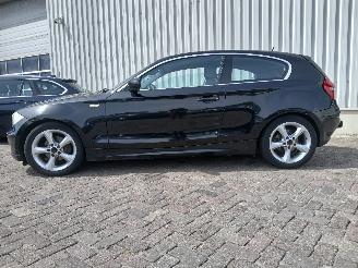 BMW 1-serie 1 serie (E81) Hatchback 3-drs 116i 2.0 16V (N43-B20A) [90kW]  (11-2008=
/12-2011) picture 4