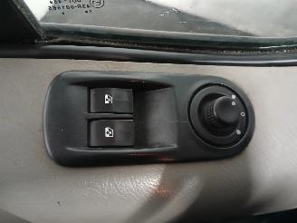 Opel Vivaro Vivaro Van 2.0 CDTI (M9R-786) [84kW]  (08-2006/07-2014) picture 12