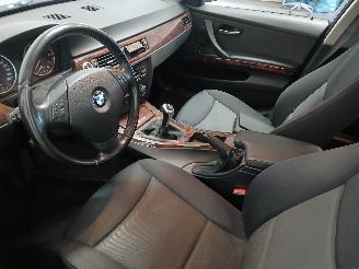 BMW 3-serie 3 serie (E90) Sedan 318i 16V (N46-B20B) [95kW]  (09-2005/08-2007) picture 13
