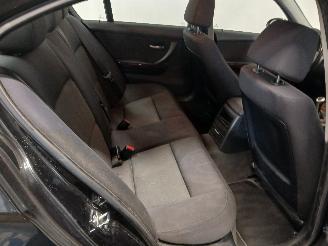 BMW 3-serie 3 serie (E90) Sedan 318i 16V (N46-B20B) [95kW]  (09-2005/08-2007) picture 10