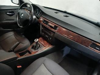 BMW 3-serie 3 serie (E90) Sedan 318i 16V (N46-B20B) [95kW]  (09-2005/08-2007) picture 8