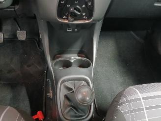 Peugeot 108 108 Hatchback 1.0 12V (1KRFE(CFB)) [51kW]  (05-2014/...) picture 20