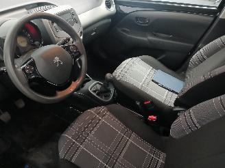 Peugeot 108 108 Hatchback 1.0 12V (1KRFE(CFB)) [51kW]  (05-2014/...) picture 13
