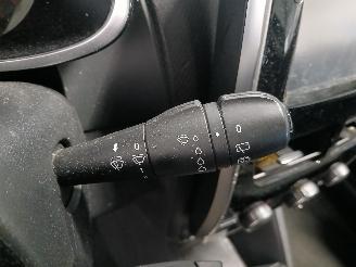 Renault Clio Clio IV (5R) Hatchback 5-drs 0.9 Energy TCE 90 12V (H4B-408(H4B-B4)) [=
66kW]  (11-2012/08-2021) picture 16