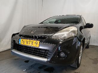 Vaurioauto  passenger cars Renault Clio Clio III Estate/Grandtour (KR) Combi 1.2 16V TCE 100 (D4F-784(D4F-H7))=
 [74kW]  (11-2007/12-2012) 2010/11