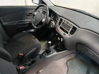 Kia Rio Rio II (DE) Hatchback 1.5 CRDi VGT 16V (D4FA) [81kW]  (03-2005/12-2011=
) picture 8