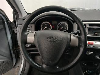 Kia Rio Rio II (DE) Hatchback 1.5 CRDi VGT 16V (D4FA) [81kW]  (03-2005/12-2011=
) picture 19