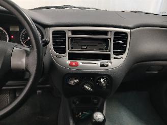 Kia Rio Rio II (DE) Hatchback 1.5 CRDi VGT 16V (D4FA) [81kW]  (03-2005/12-2011=
) picture 17
