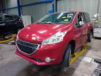 Salvage car Peugeot 208 208 I (CA/CC/CK/CL) Hatchback 1.2 Vti 12V PureTech 82 (EB2F(HMZ)) [60k=
W]  (03-2012/12-2019) 2014/0