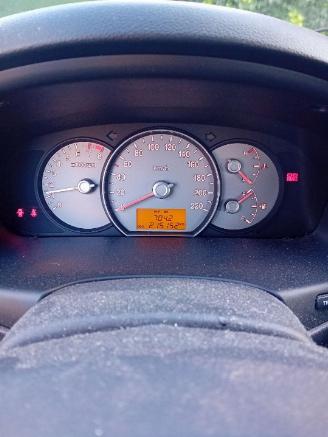 Kia Carens Carens III (FG) MPV 2.0i CVVT 16V (G4KA) [106kW]  (09-2006/06-2013) picture 2